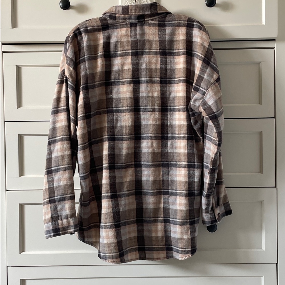 Stitch&Feather Plaid Flannel Button Down Shirt Neutral Brown Oversized Cozy Fall - Picture 4 of 4